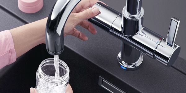 Pure-Flasche-befuellen-Tritan