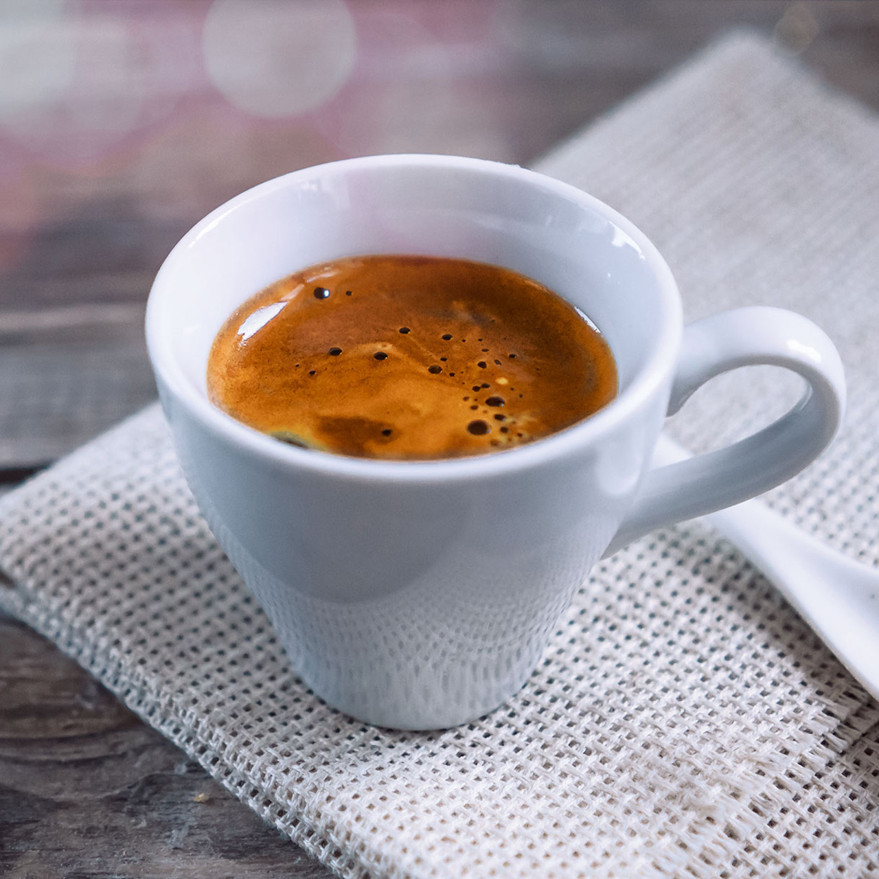 Une tasse de café frais