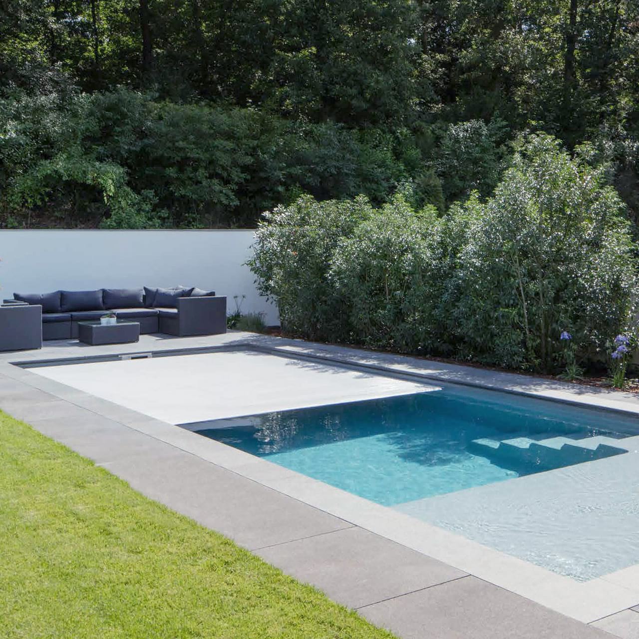 BWT Piscine préfabriquée avec couverture de volet roulant