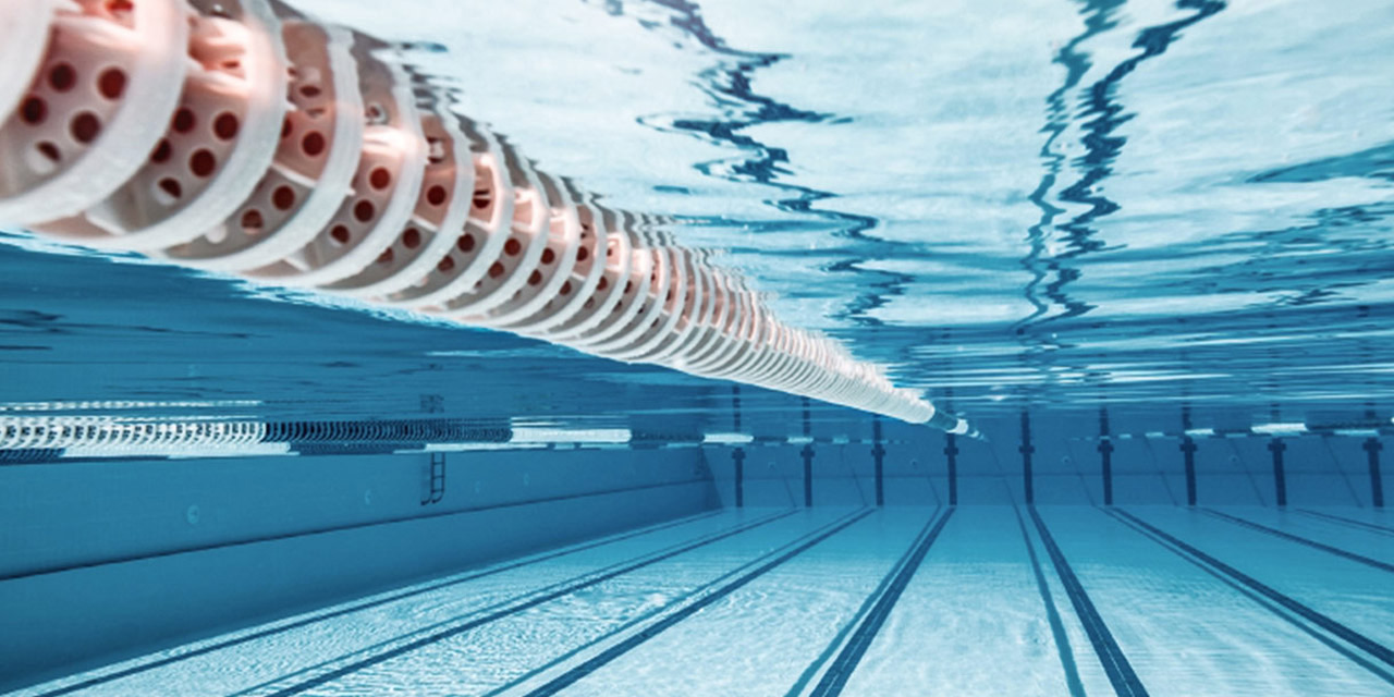 Vue sous-marine de la piscine