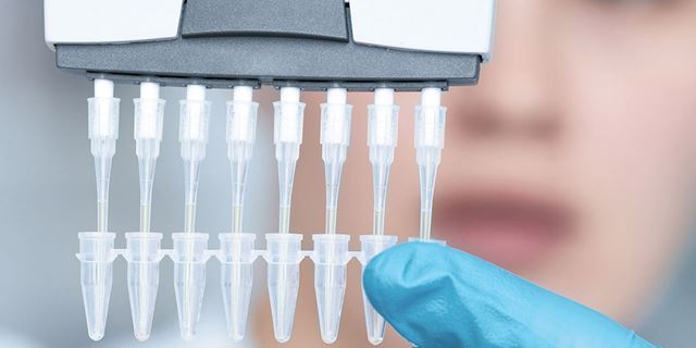 Gezuiverd water wordt geanalyseerd